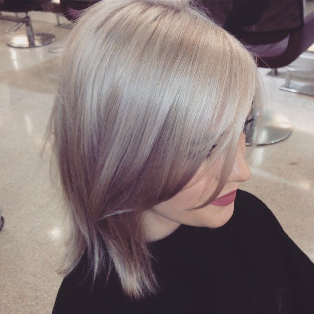 Platinum Ash Blonde Hair Color Hair Colar And Cut Style
