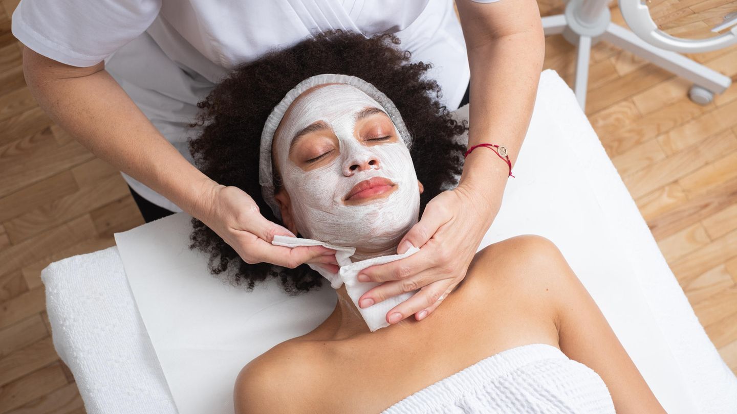 3 beauty treatments you shouldn’t try at home
+2023
