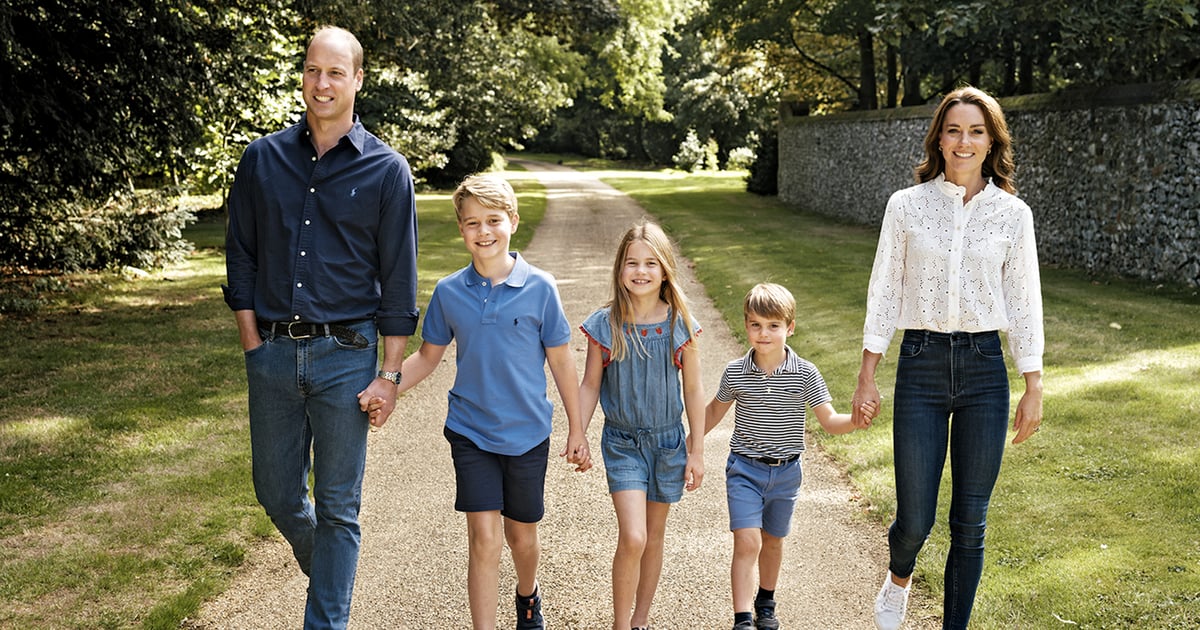 Family Christmas Card 2022 from Prince William, Kate Middleton

+2023