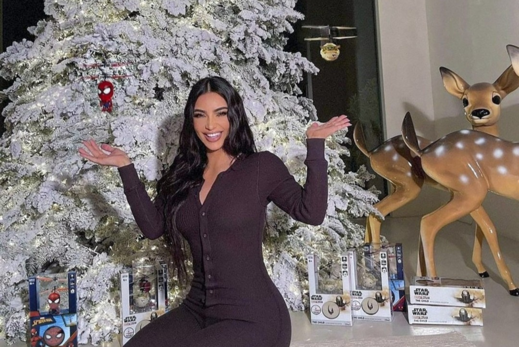 After receiving $200,000 a month from Kanye West, Kim Kardashian spends over $1 million on children’s Christmas pranks

+2023
