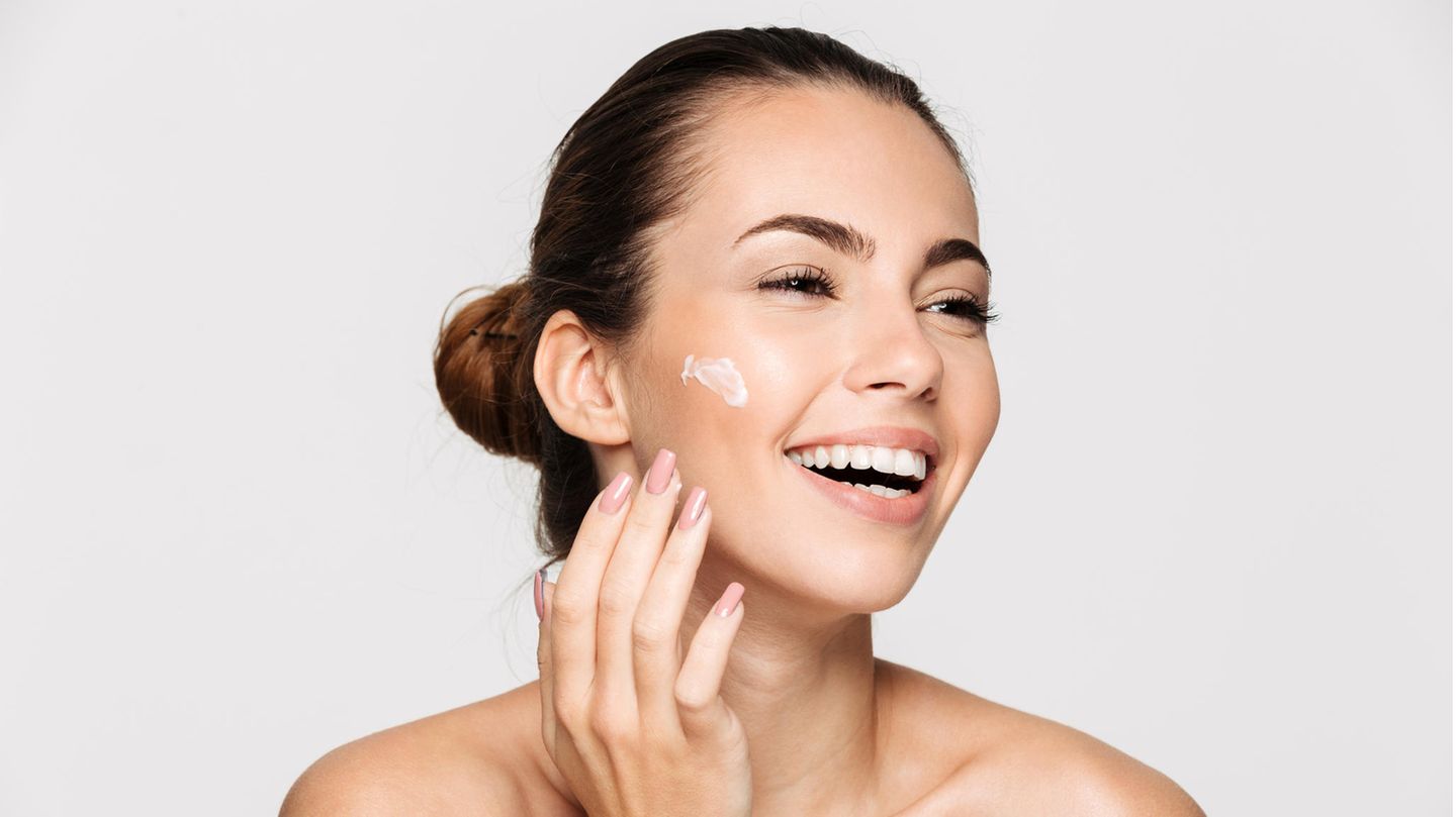 Night Cream: The 5 best creams for beautiful skin while you sleep
+2023