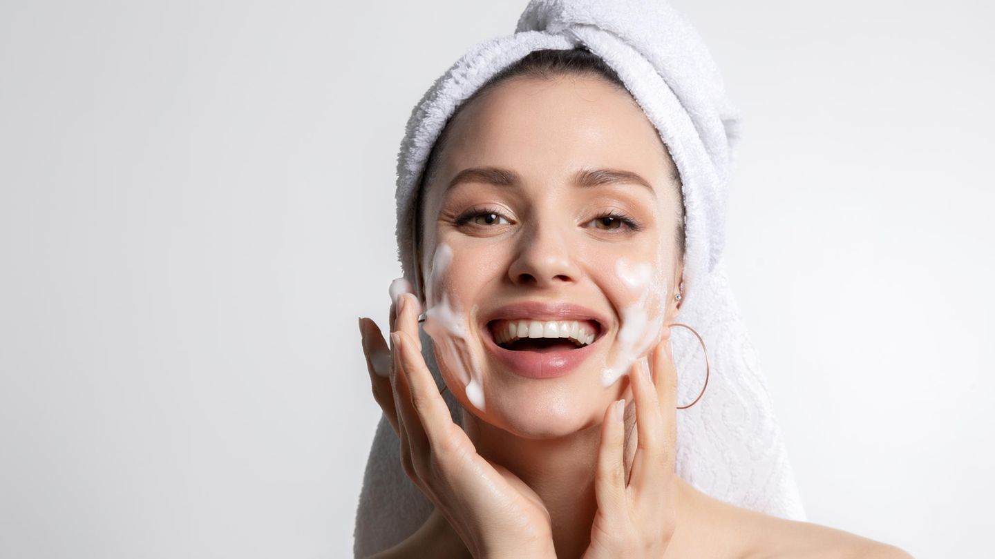 Moisturizing cream: care tips for every skin type
+2023