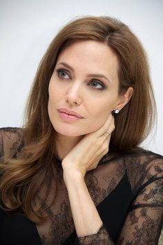 Angelina-Jolie-6