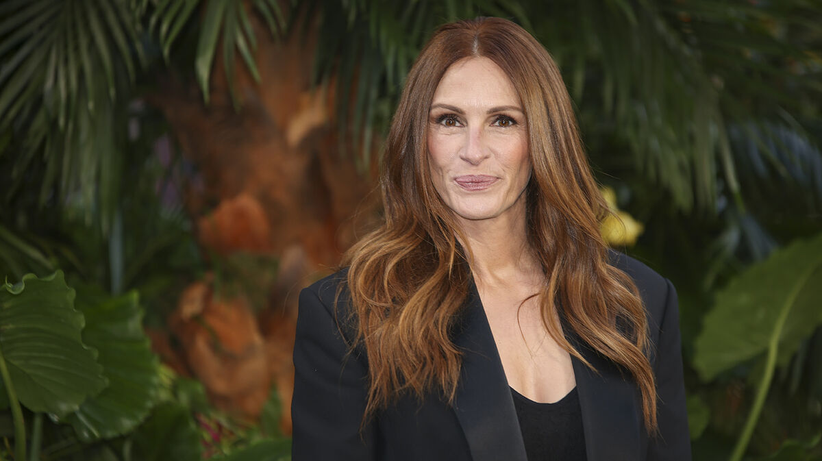 The Julia Roberts hair color you’ll love to try if you have golden streaks or are a brunette
+2023