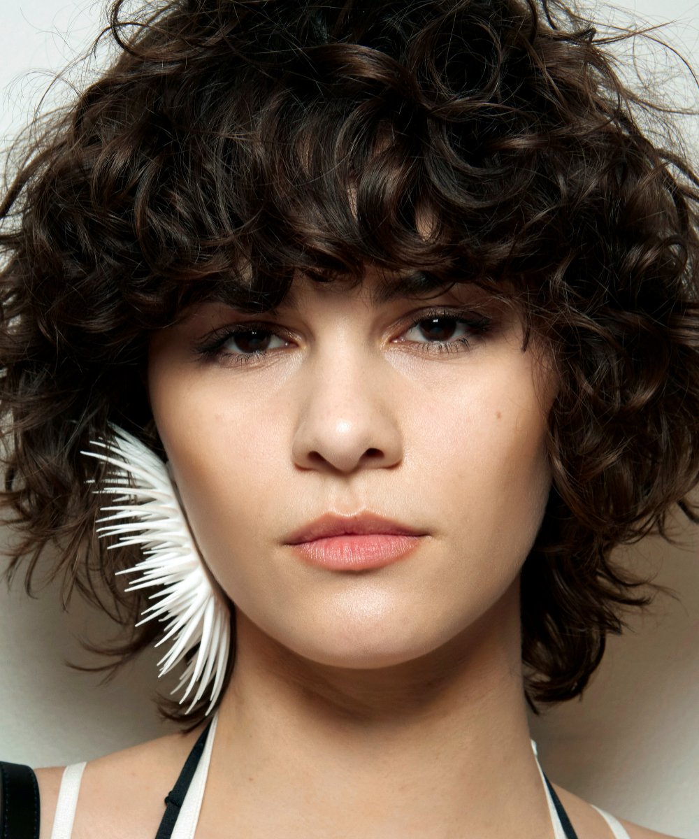 The XXL pixie bob or curly pixies bring a modern and current touch to curly hair.