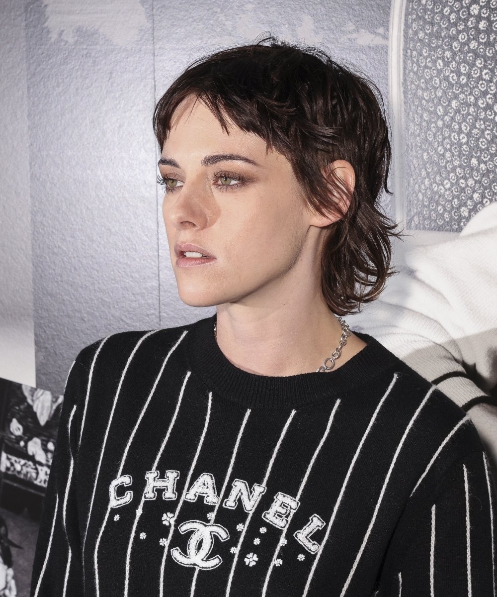 Kristen Stewart with a layered mullet haircut m