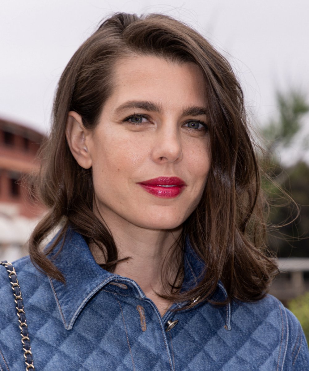 Charlotte Casiraghi with a softly layered clavicut.