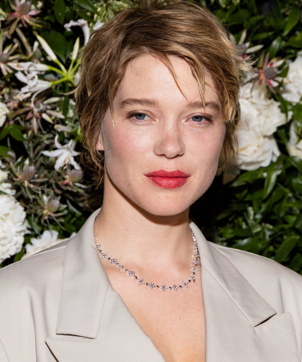 Lea Seydoux and her layered textured pixie.
