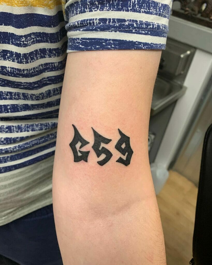 Minimalistischer Schriftzug G59 Tattoo