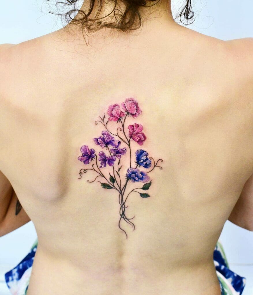 Elegantes Rückentattoo