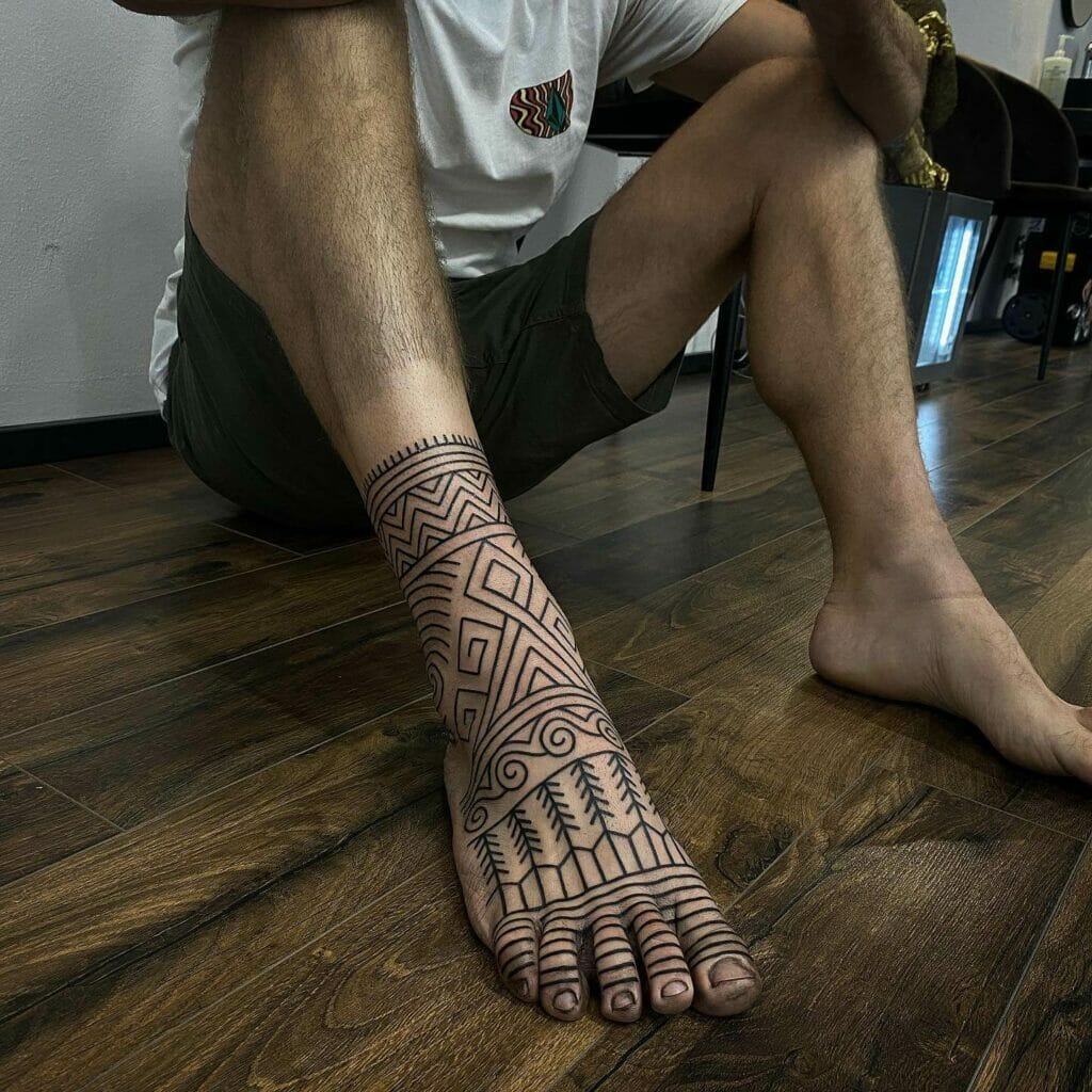 Dainty tribal pattern tattoo