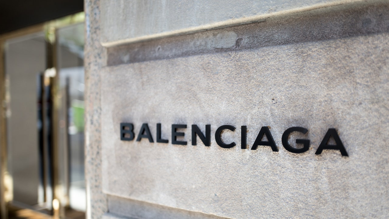 Balenciaga ‘takes full responsibility’ for controversial advertising campaigns

+2023