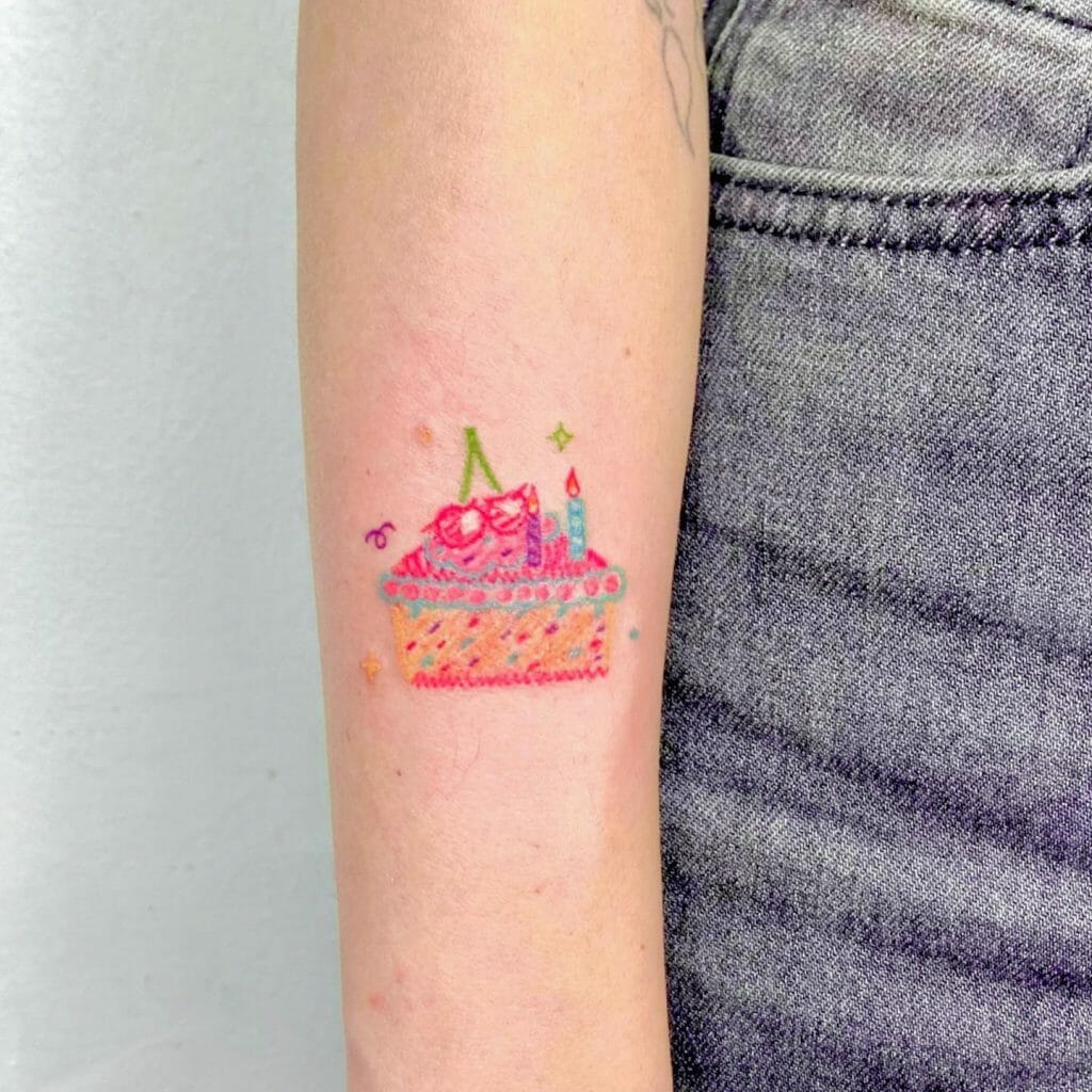 Fantastische Tattoo-Designs mit einem Geburtstagskuchen