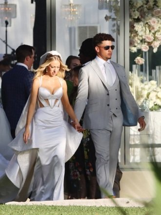 *EXCLUSIVE* Maui, HI - Patrick Mahomes today married his high school sweetheart, Brittany Matthews, in a lavish oceanfront ceremony in Maui.  Taken 3/12/22.Photo: Patrick Mahomes, Brittany MatthewsBACKGRID USA 13 MARCH 2022 USA: +1 310 798 9111 / usasales@backgrid.comUK: +44 208 344 2007 / uksales@backgrid.com*UK Clients – Pictures Containing Children's Plea Pixelate face before publishing*