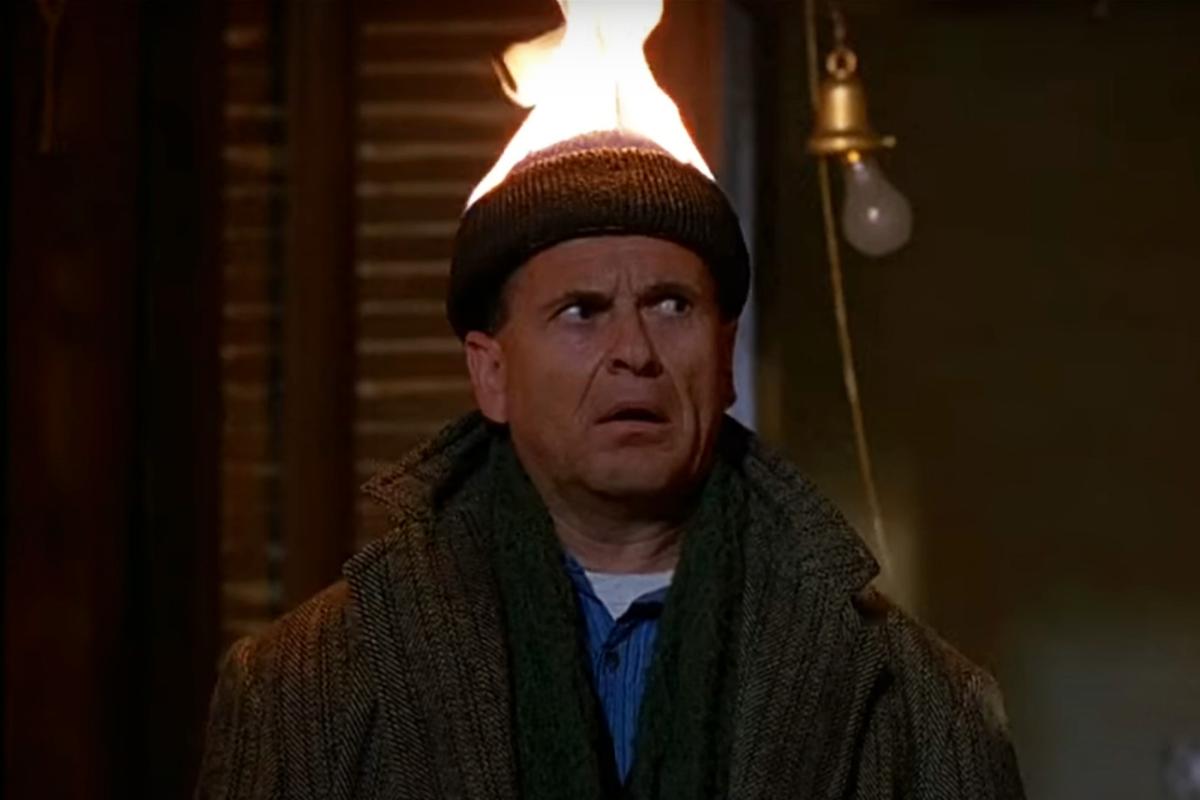 Joe Pesci suffered “severe burns” to his head while filming the iconic Home Alone scene

+2023