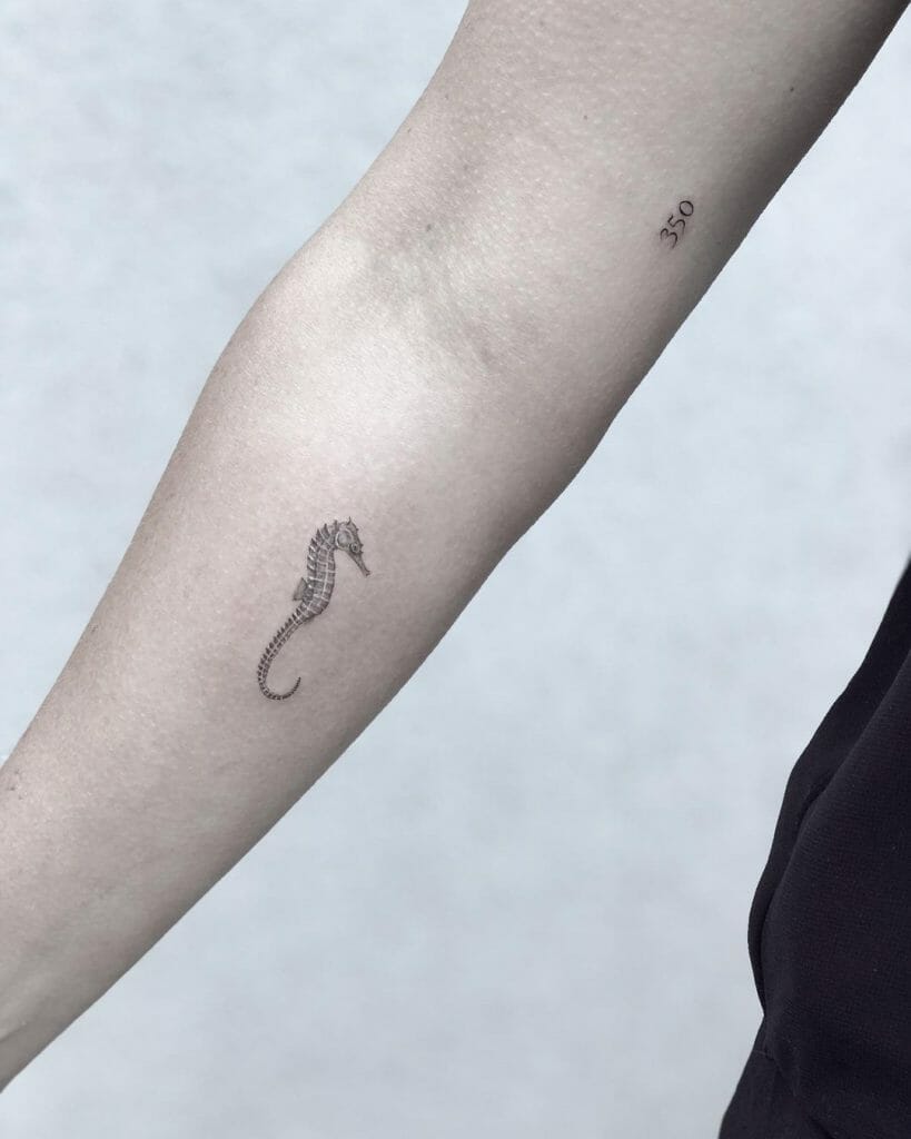 Simple traditional seahorse tattoo