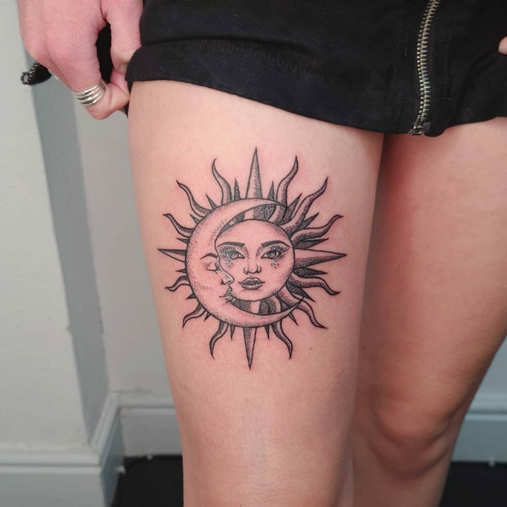 Sonne und Halbmond Oberschenkel Tattoo