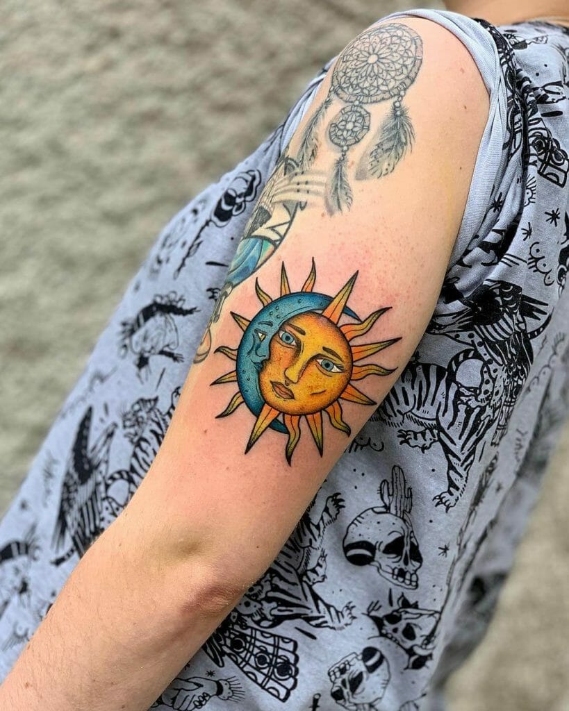 Lebendige Sonne und Mond Tattoo