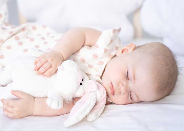 What Are the Benefits of Swaddling Babies