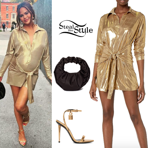 Chrissy Teigen: Gold Dress and Sandals

+2023