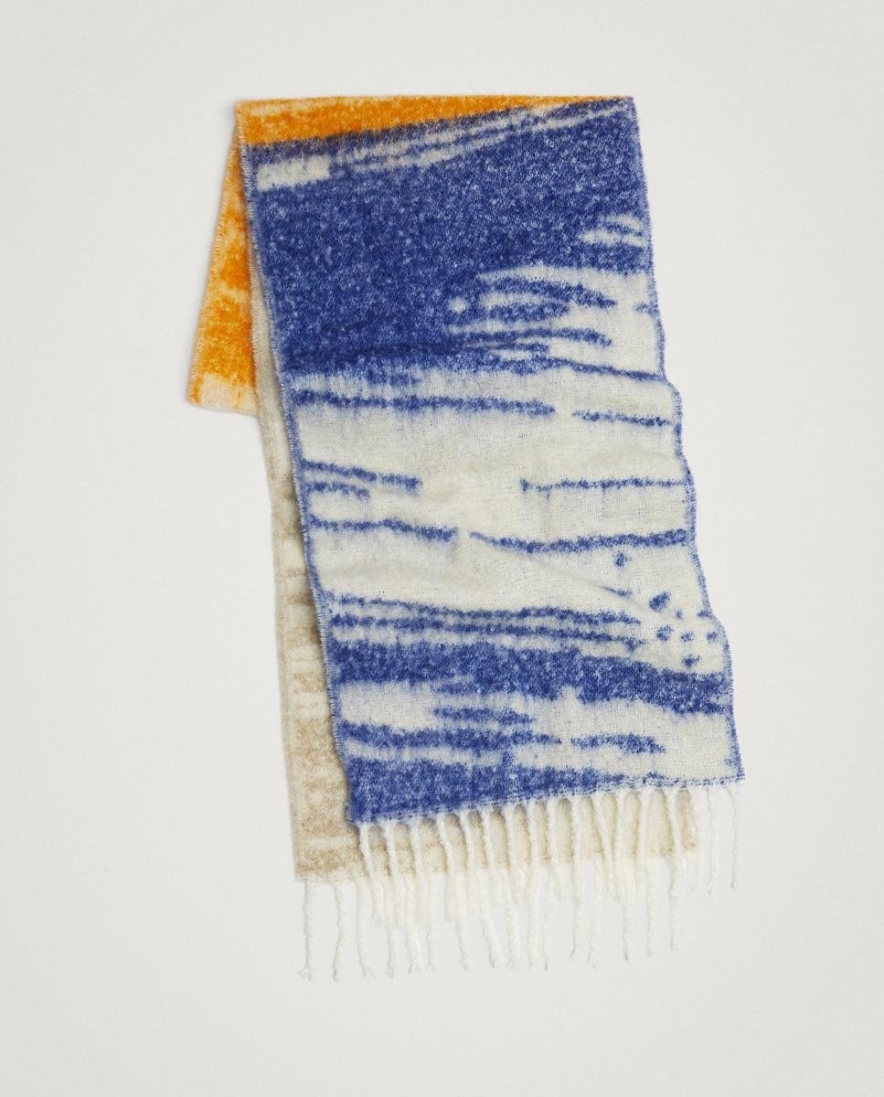 Scarf with fringes and prints in various colors