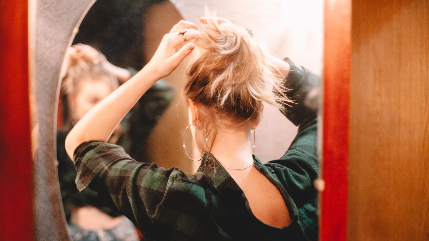 These 3 hairstyling mistakes make you look older than you are
+2023