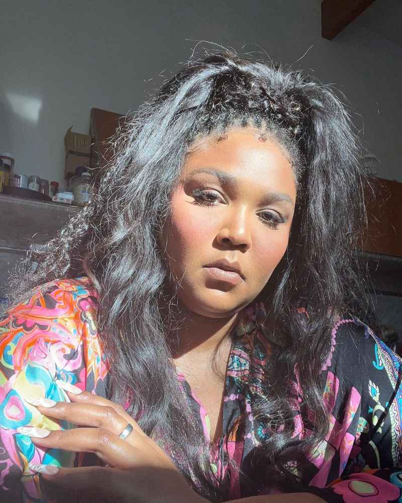 Please Take Moment Check Out Lizzo Insanely Glowy Skin