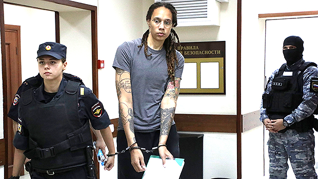 Brittney Griner in first video since leaving Russian prison – Hollywood Life

 +2023