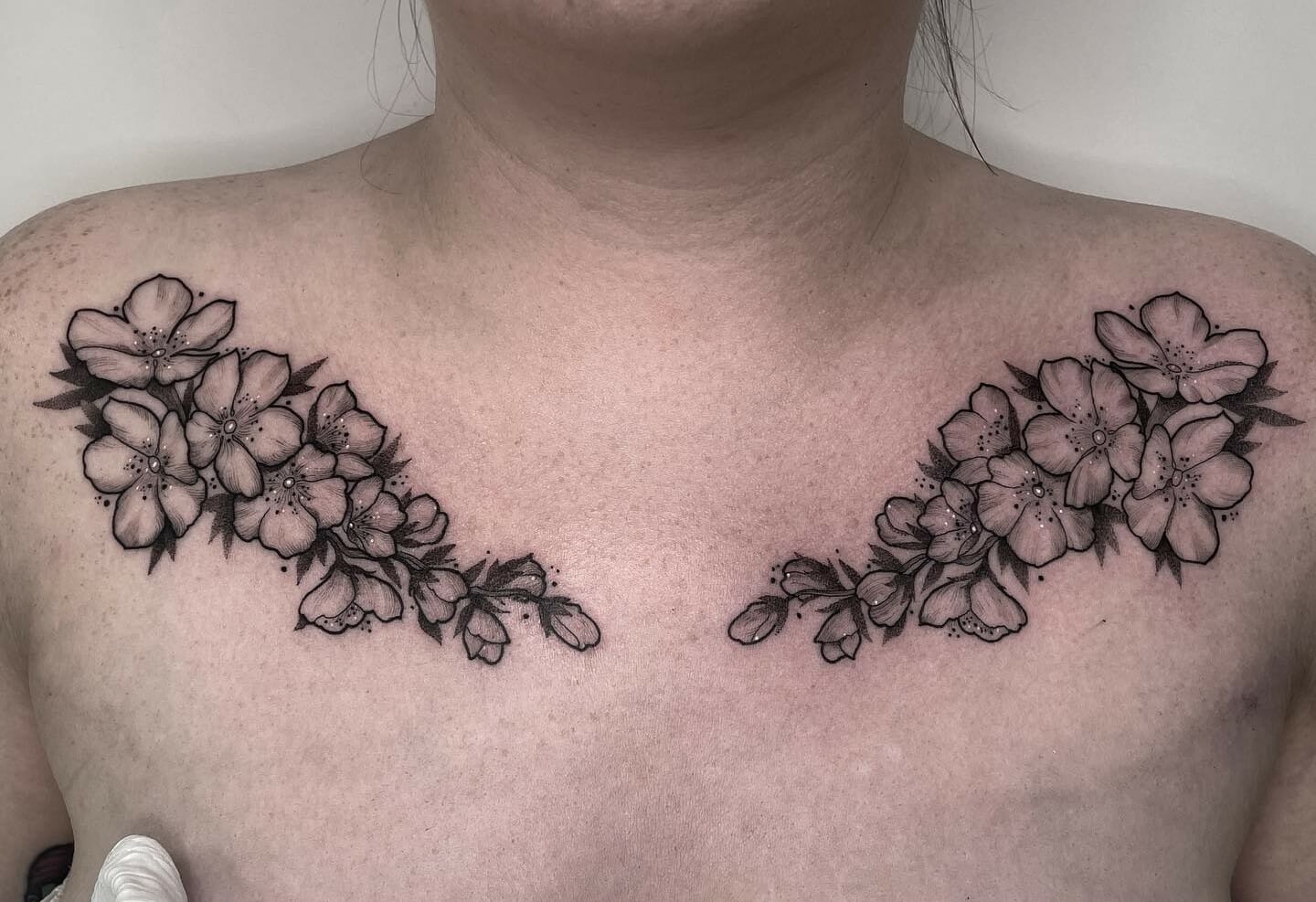 10 Best Flower Collarbone Tattoo Ideas That Will Blow Your Mind!

+2023