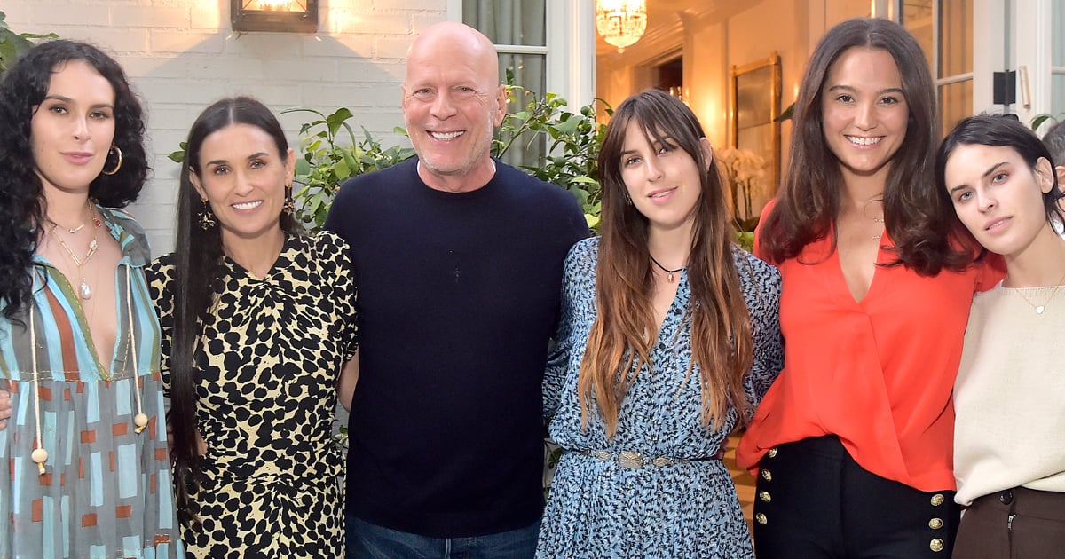 Bruce Willis and Demi Moore family vacation photos

+2023
