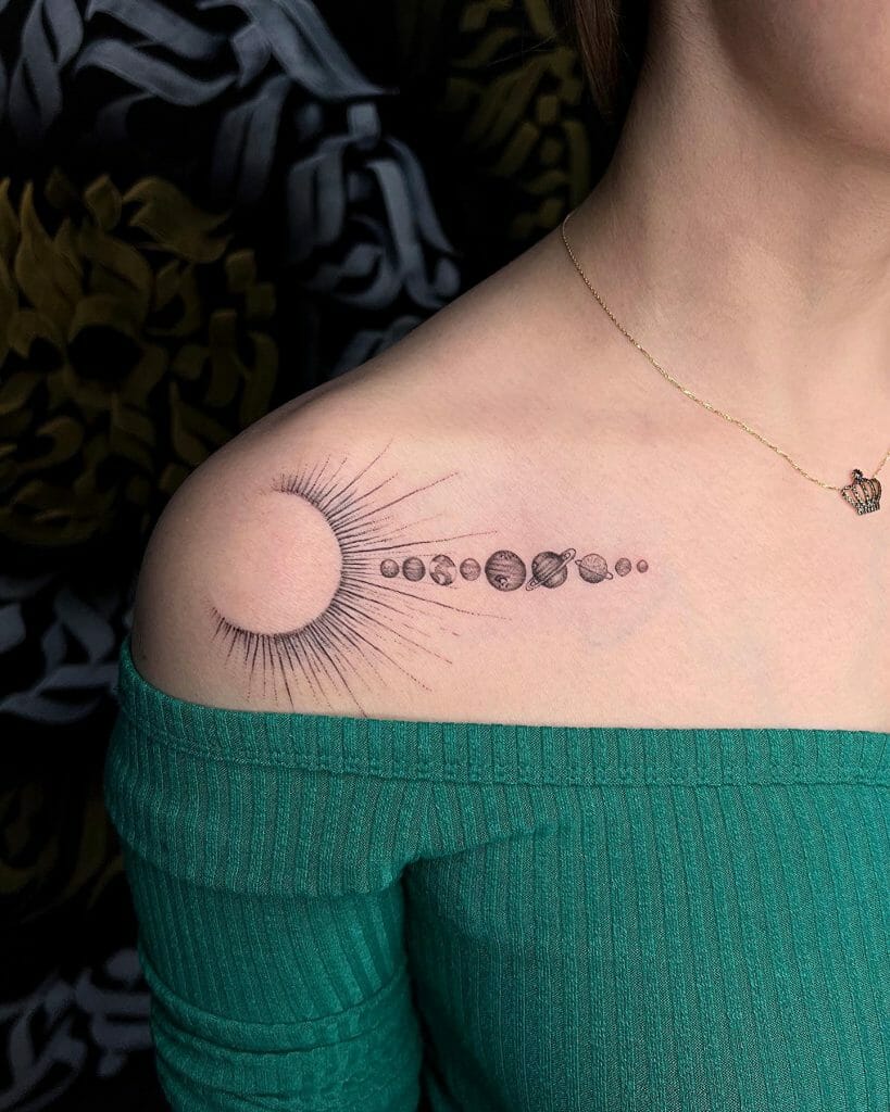 Elegantes Sonnensystem-Tattoo