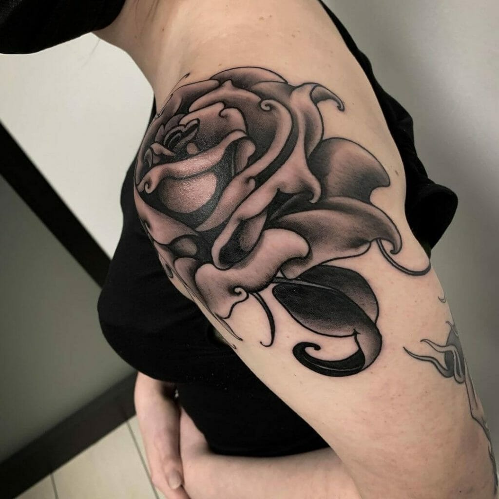 Stark schattierte Rose Tattoo-Ideen