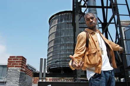 Singer Kanye West poses on a rooftop in the SOHO area of ​​New York MUSIC KANYE WEST, NEW YORK, USA
