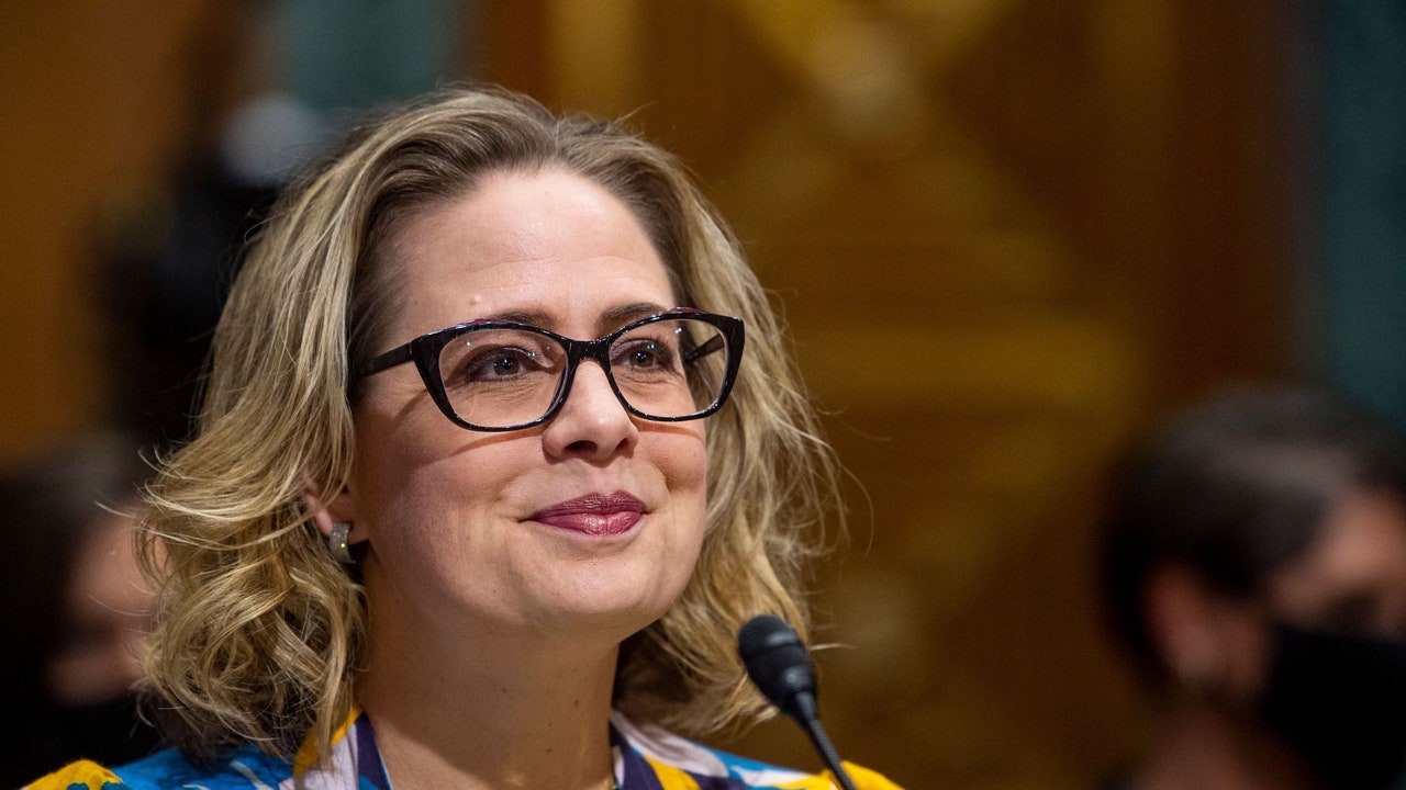 Kyrsten Sinema leaves the Democratic Party and registers as an independent: what does that mean?

+2023