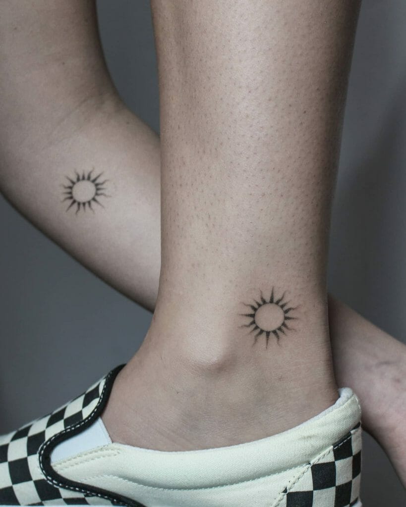Positive Vibes Sun Tattoo von passenden Paaren