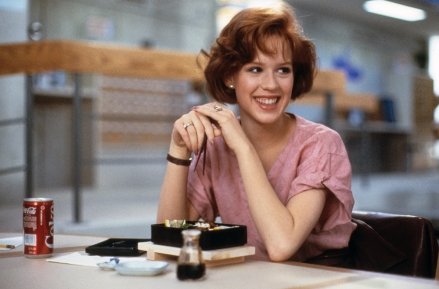 Movies directed by John Hughes THE BREAKFAST CLUB, Molly Ringwald, 1985. ©Universal Pictures/courtesy Everett Collection