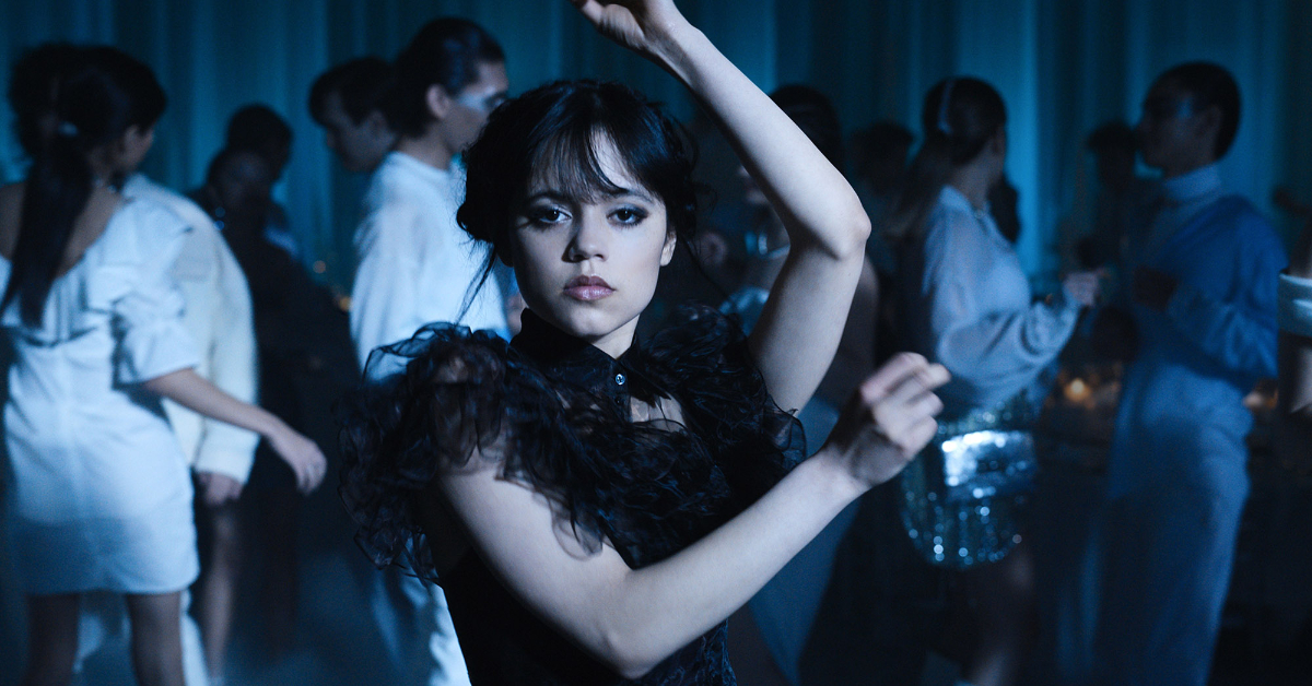 Fans are losing their minds over THIS “Blink and You’ll Miss” Jenna Ortega Dance Sequence on “Wednesday”

+2023