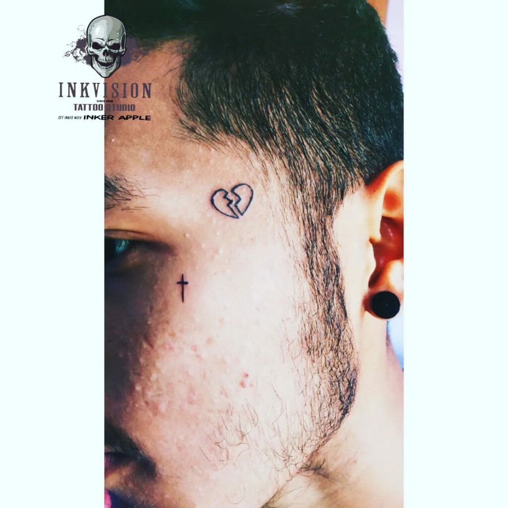 Einfaches gebrochenes Herz-Gesichts-Tattoo