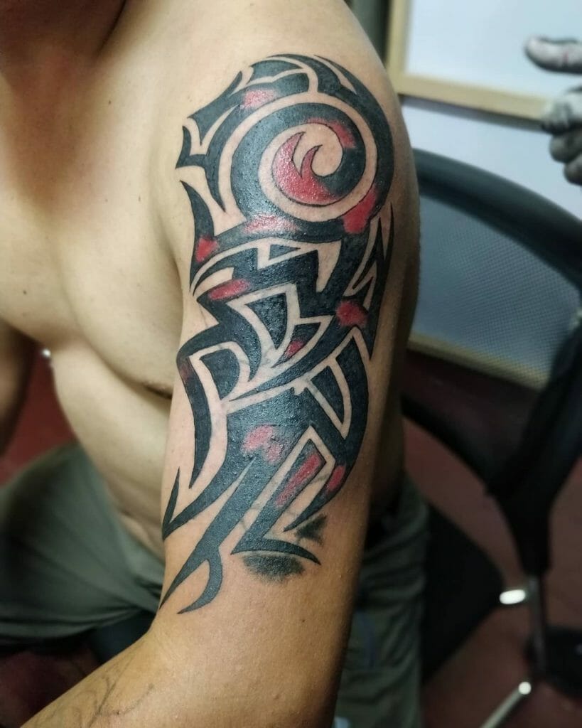 Das einzigartige Stammes-Drachenkopf-Tattoo