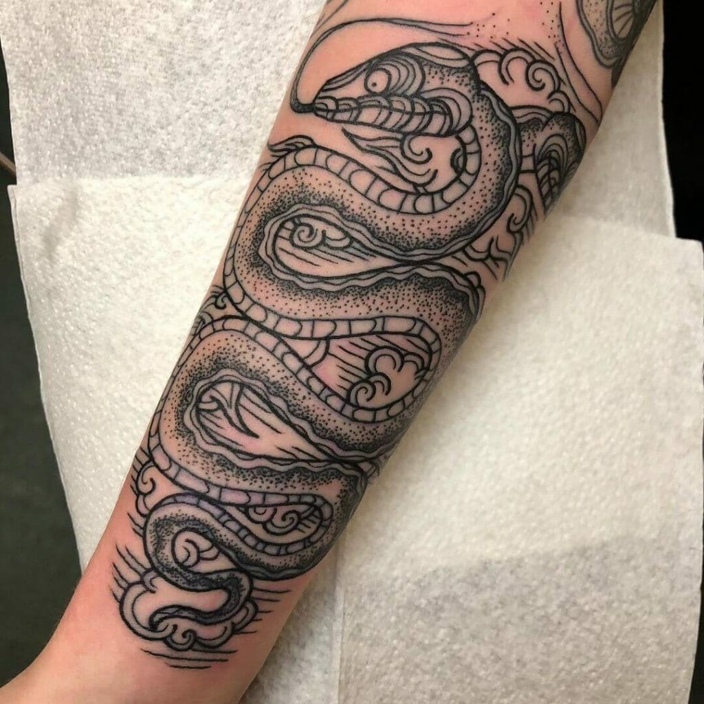 Tattoo-Design mit zweiköpfiger Schlange 