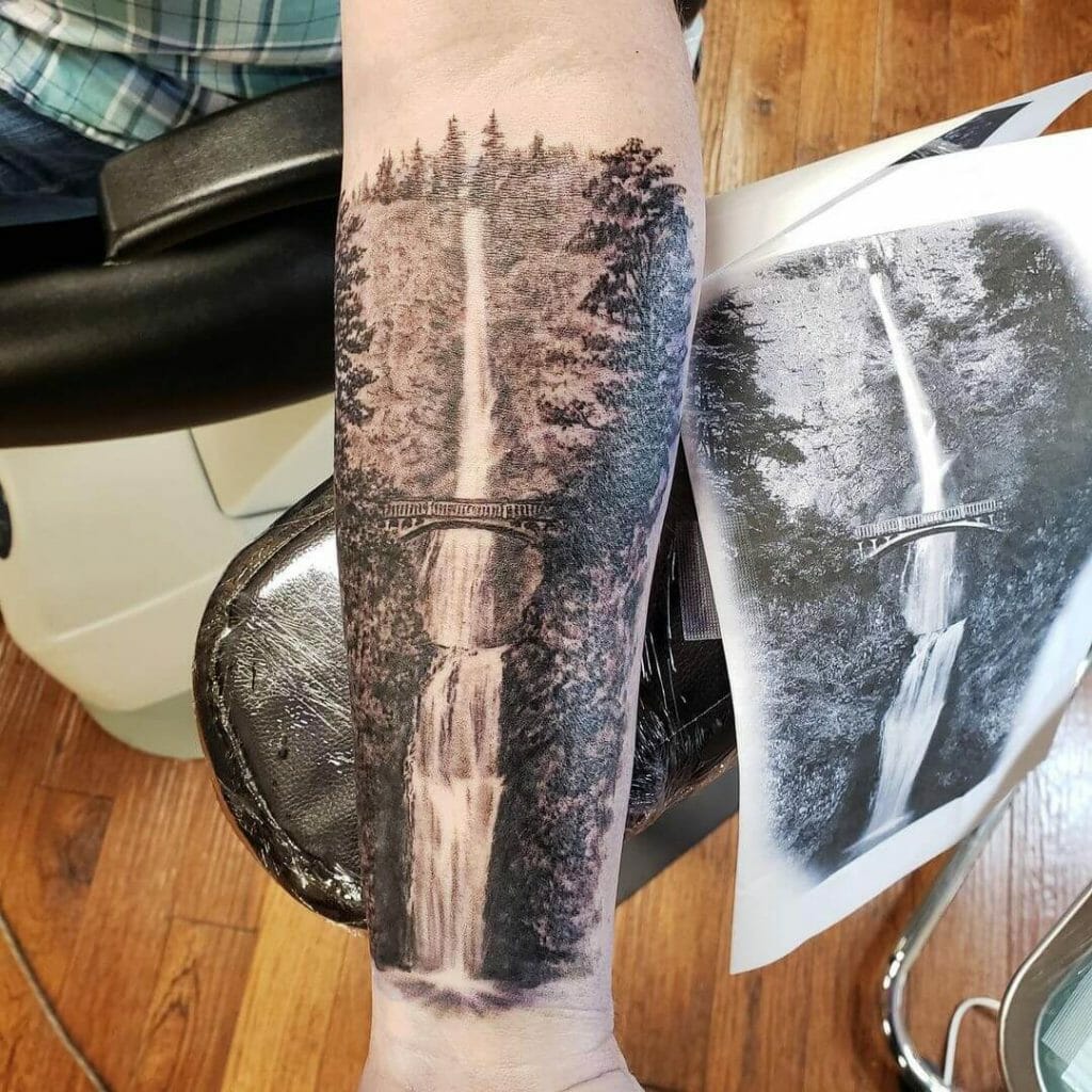 Einzigartiges Wasserfall-Arm-Tattoo