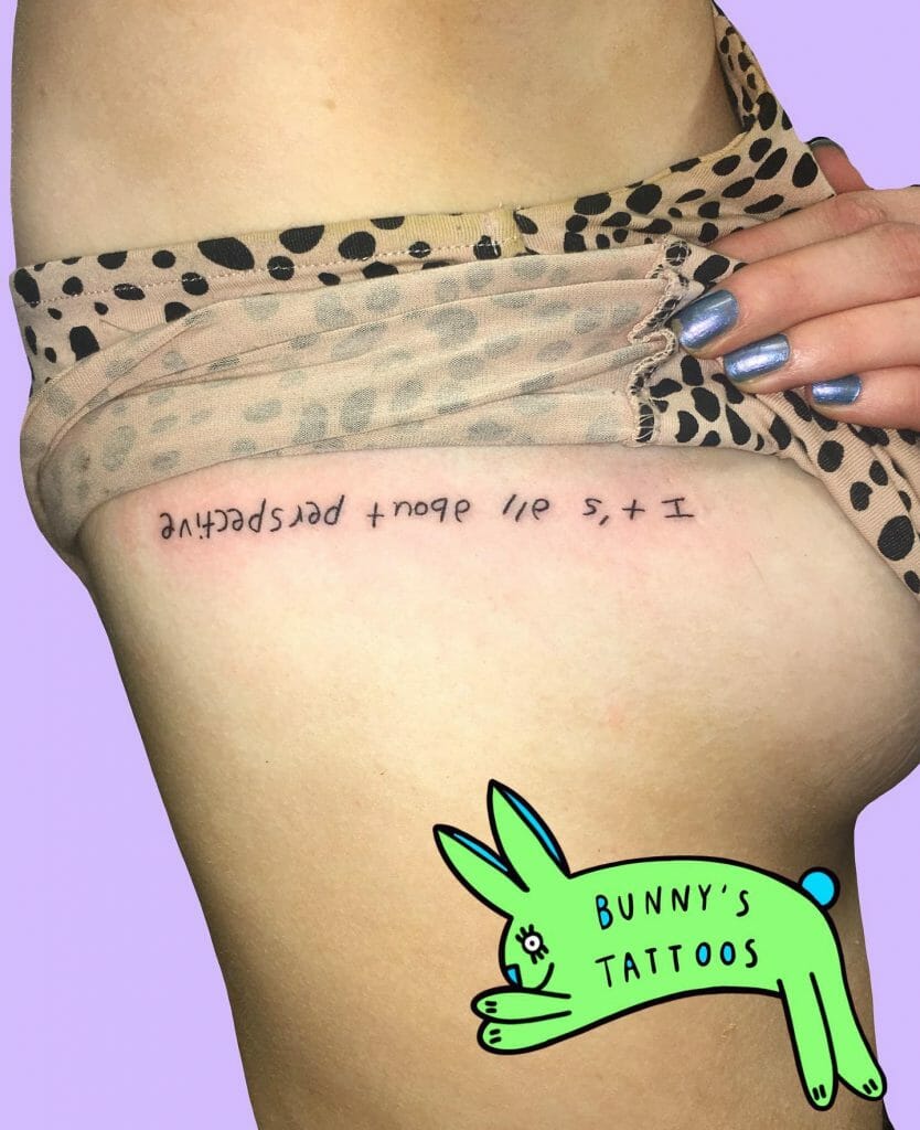 Umgedrehte Schriftzug Tattoo-Ideen