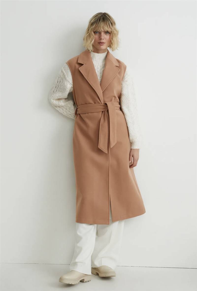 Sleeveless coat by C&A
