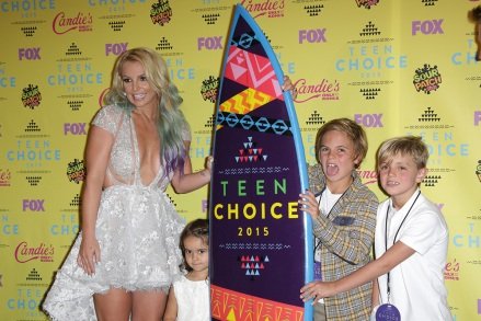 Britney Spears with children Teen Choice Awards, Press Room, Los Angeles, America - August 16, 2015