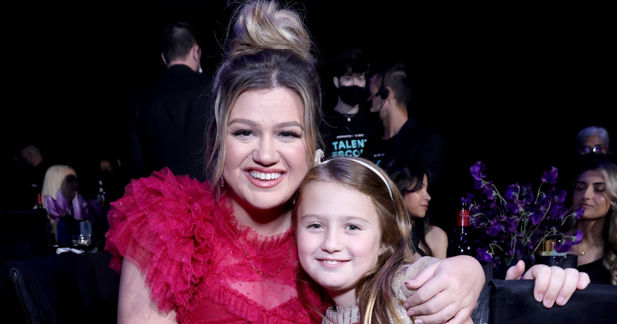 Kelly Clarkson and River Rose at the 2022 People’s Choice Awards

+2023