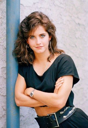 Courteney Cox Actress Courteney Cox, pictured in Los Angeles, has joined the hit comedy series "family ties" as Lauren Miller, the new love interest of Alex P. Keaton (Michael J. Fox Joins). "family ties"Los Angeles, United States