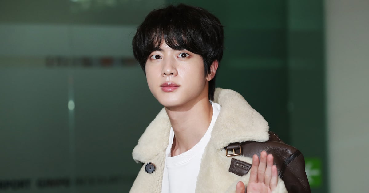 BTS’ Jin officially enlists in the Korean military

+2023