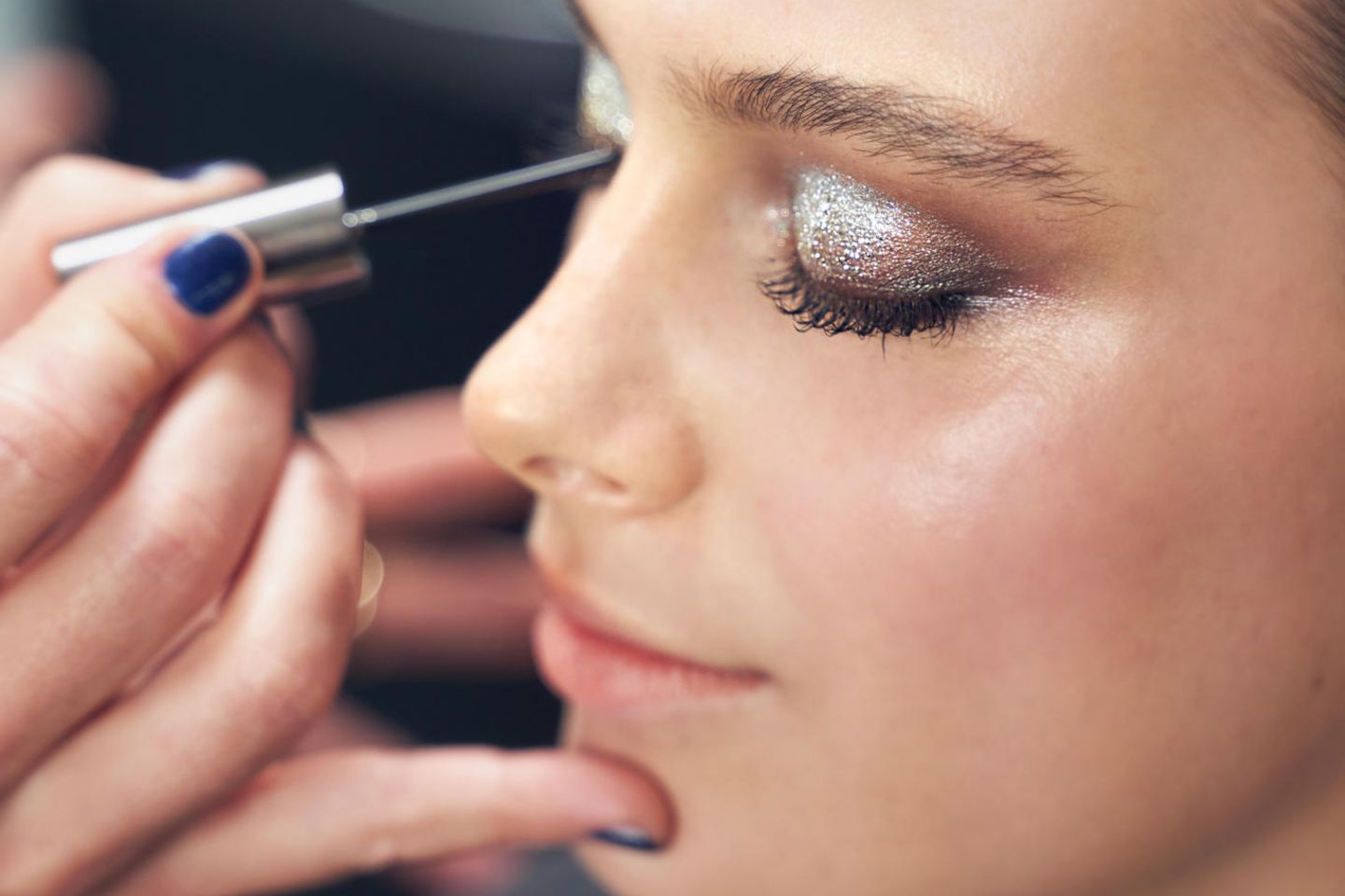 Easy-peasy: 5 simple tricks that make your make-up suitable for the holidays