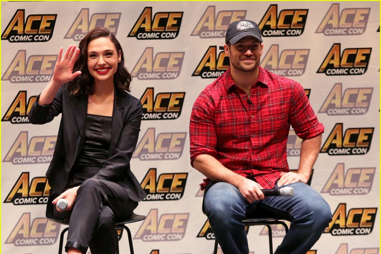 Henry Cavill, who recently smoked the world with his brisket, once donned the chef’s hat for Gal Gadot

+2023
