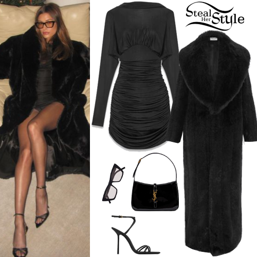 Hailey Baldwin: Fur Coat, Black Mini Dress

+2023